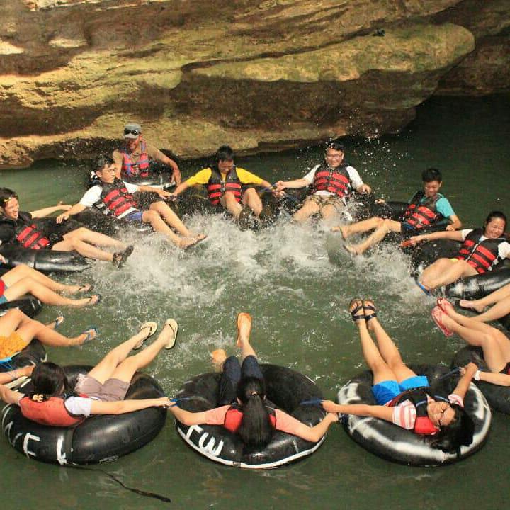 Paket Wisata  11